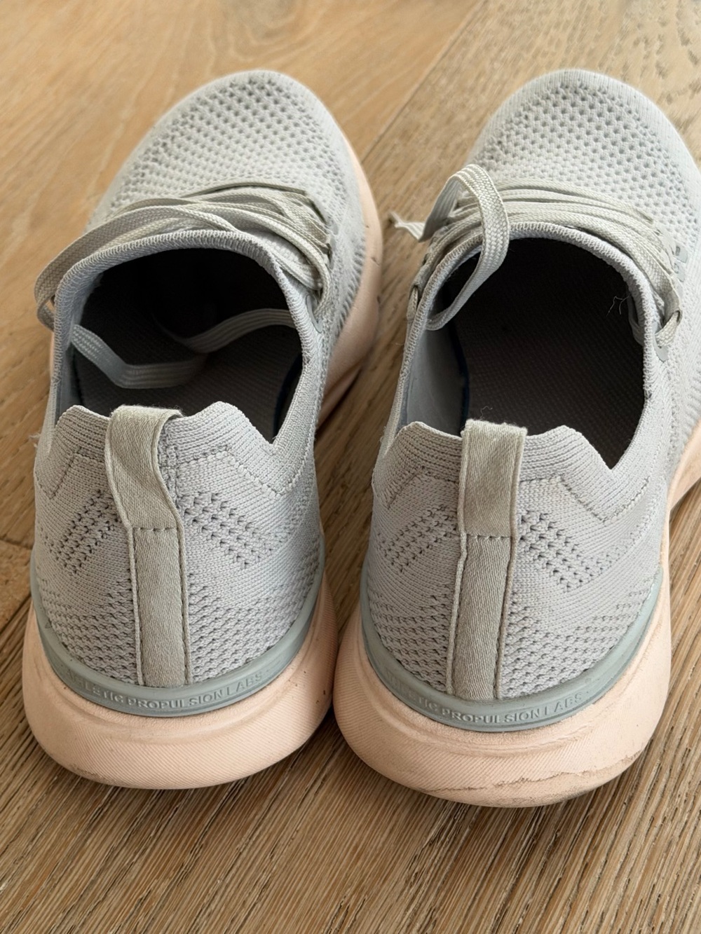 APL Techloom Breeze W in Light Grey with Blush Accents